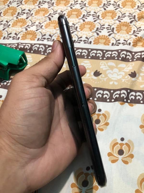 Iphone 11 pro max 512gb scratchless condition 6