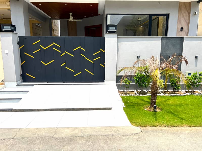 State-Of-The-Art 5 Marla House In DHA Phase 9 Town Block C Stunning 3 Beds, Modern Kitchen, Dining, TV Lounge, Smooth Deal With The Estate Business 2