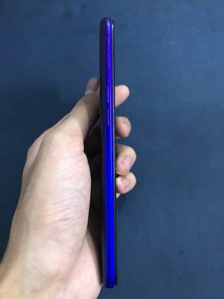 Realme 5 Pro 8/128 Official PTA Approved 3