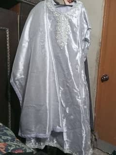 wedding dress in new condition 0