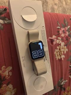 Apple Watch SE(2) starlight colour 44mm