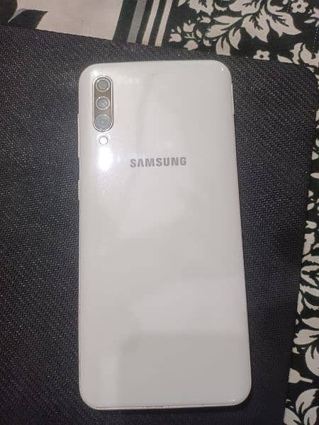 Samsung A30s 4GB/64GB in 10/10 condition 2