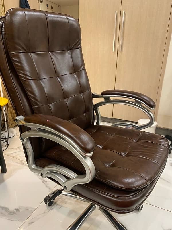 office chair, leather chair, revolving chair 1