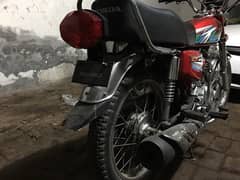 Honda 125 2023 red