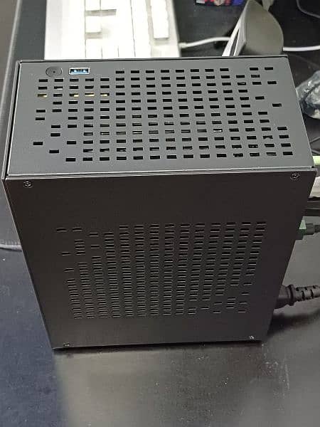 AM5 Mini ITX Gaming PC 1