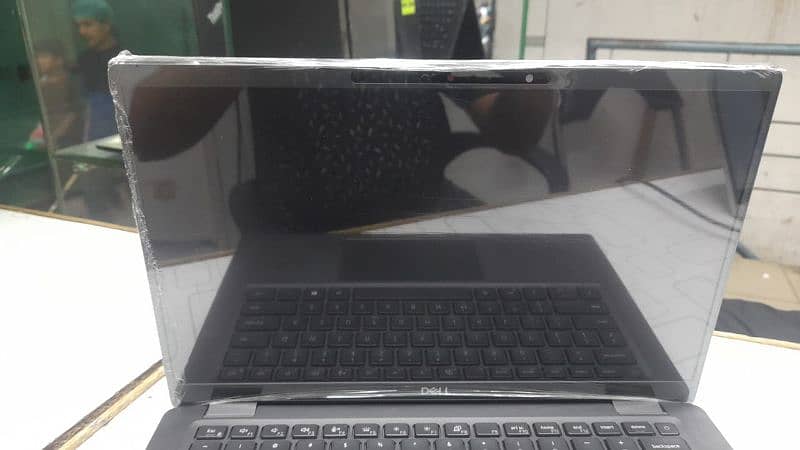 Dell 7410
 i7 10th gen

16GB RAM

512GB M2 2