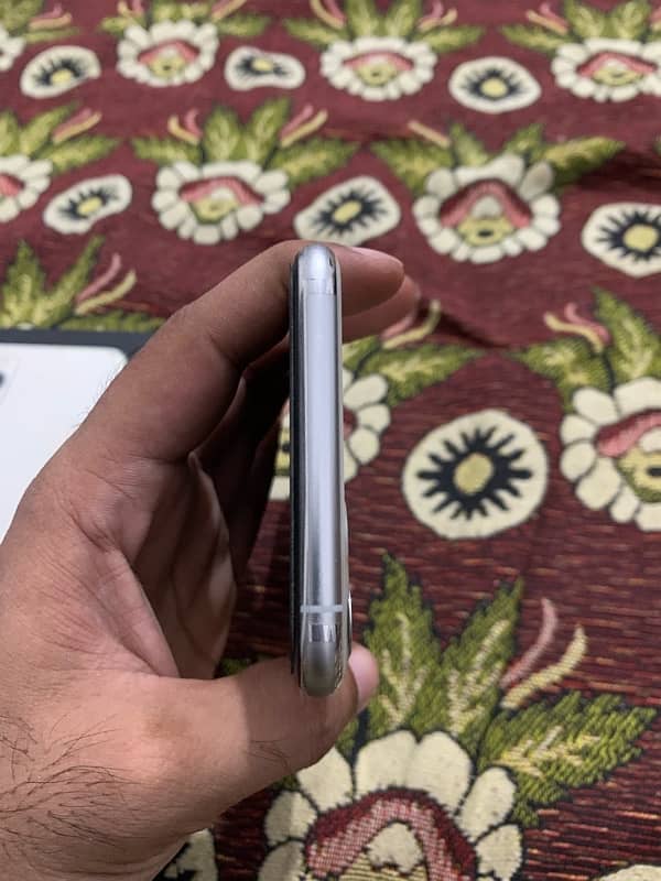 iphone 11 pro max PTA approved 5