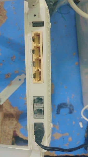 GPON FIBER ROUTER 4