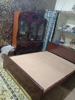 Double bed with Showcase