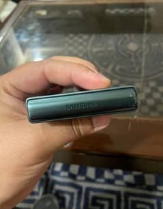 Z flip3 5G 8/256GB for sale = 03191109507whatsapp