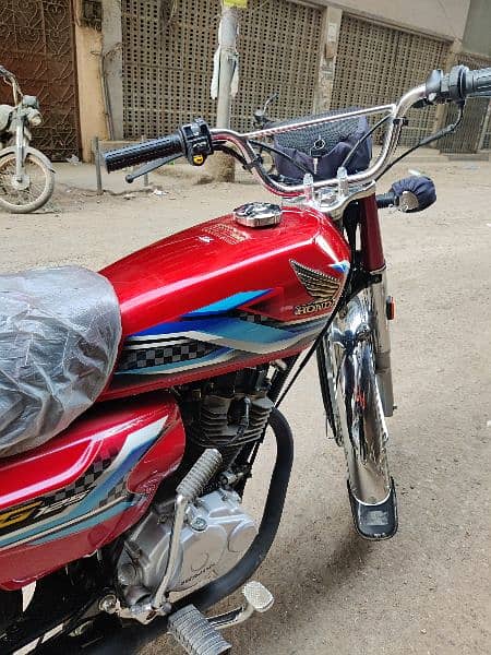 Honda 125 6 manth registration bilkul safe 800 kilometer Chali han 7