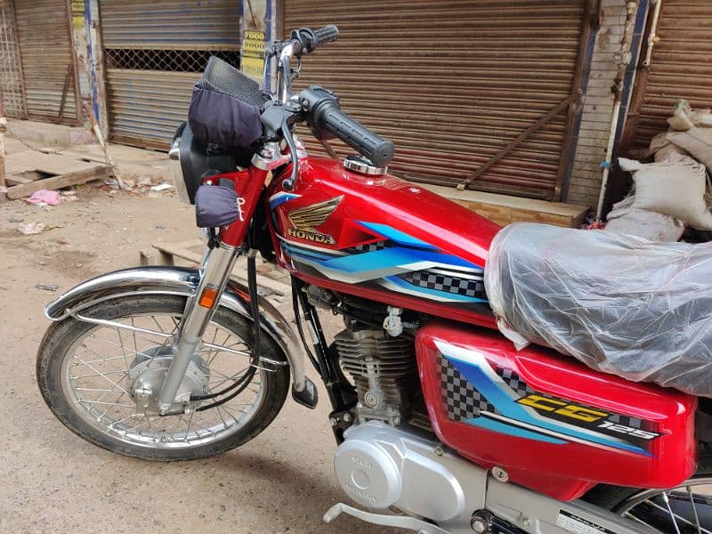 Honda 125 6 manth registration bilkul safe 800 kilometer Chali han 8