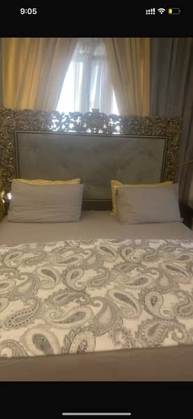 king bed with two side tables 1