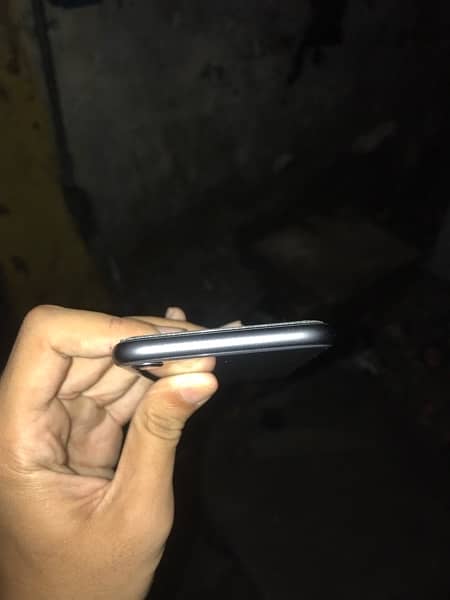 iphone 8 10/10 nonpta 4