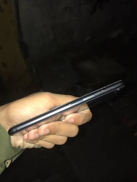 iphone 8 10/10 nonpta 7