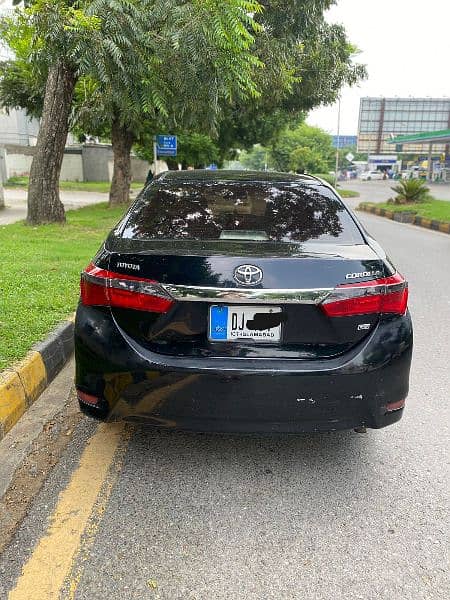 Toyota Corolla 2015xli convert Gli Islamabad nbr 0/3/2/2/5/3/2/2/4/8/7 1