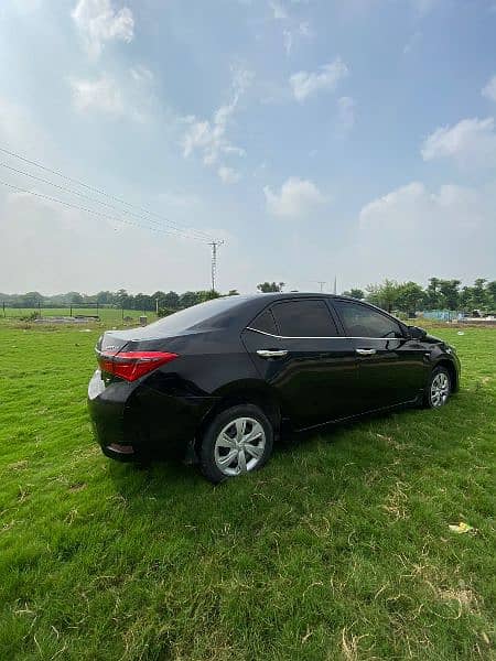 Toyota Corolla 2015xli convert Gli Islamabad nbr 0/3/2/2/5/3/2/2/4/8/7 2