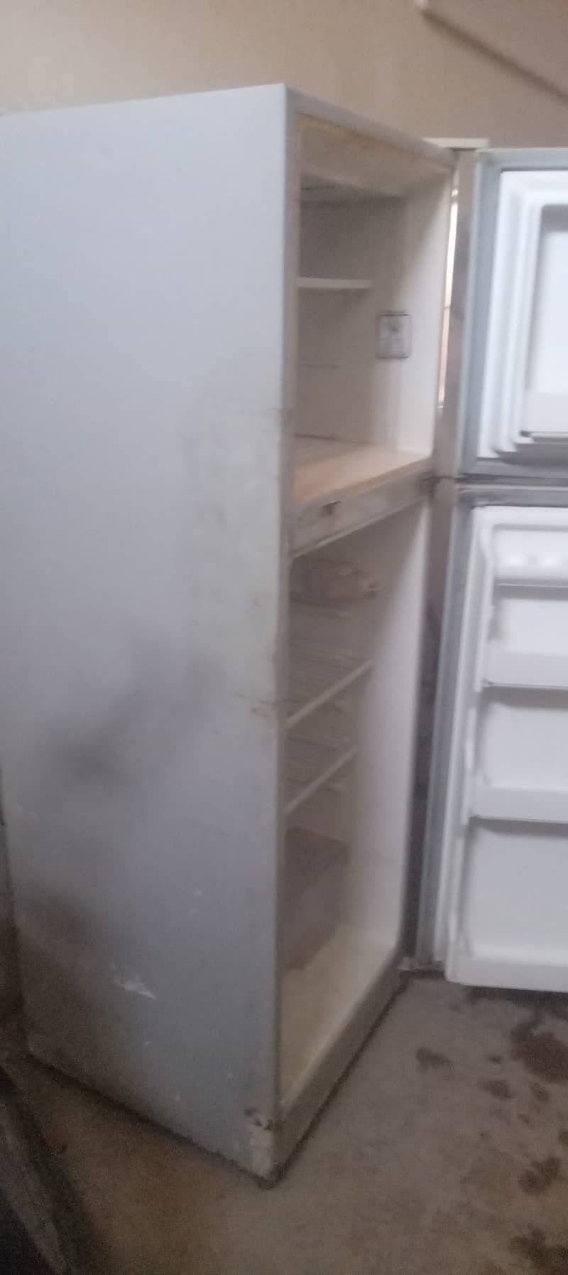 Refrigerator in working condition 0