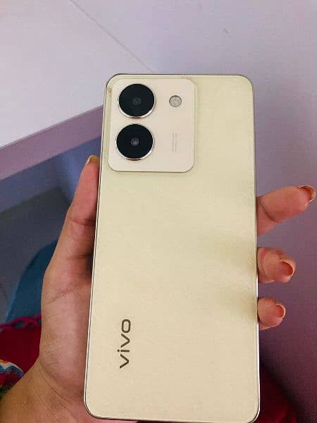 vivo Y36 3