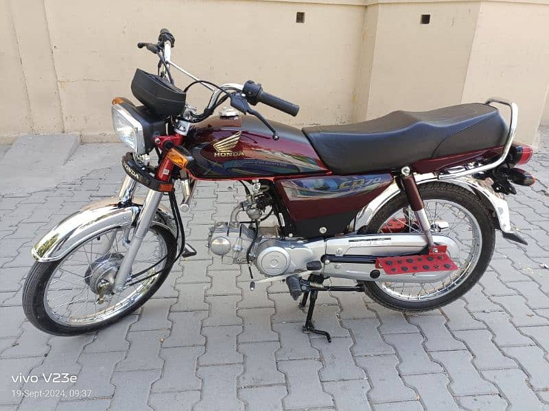 Honda 70.2024 model. 145000 final. chiniot city. call 03127702519 0