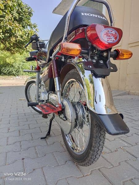 Honda 70.2024 model. 145000 final. chiniot city. call 03127702519 2