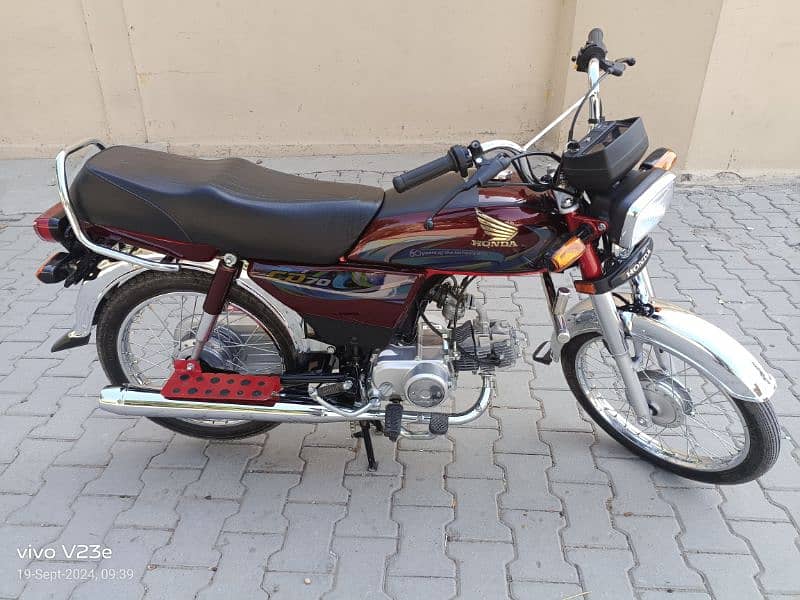 Honda 70.2024 model. 145000 final. chiniot city. call 03127702519 8