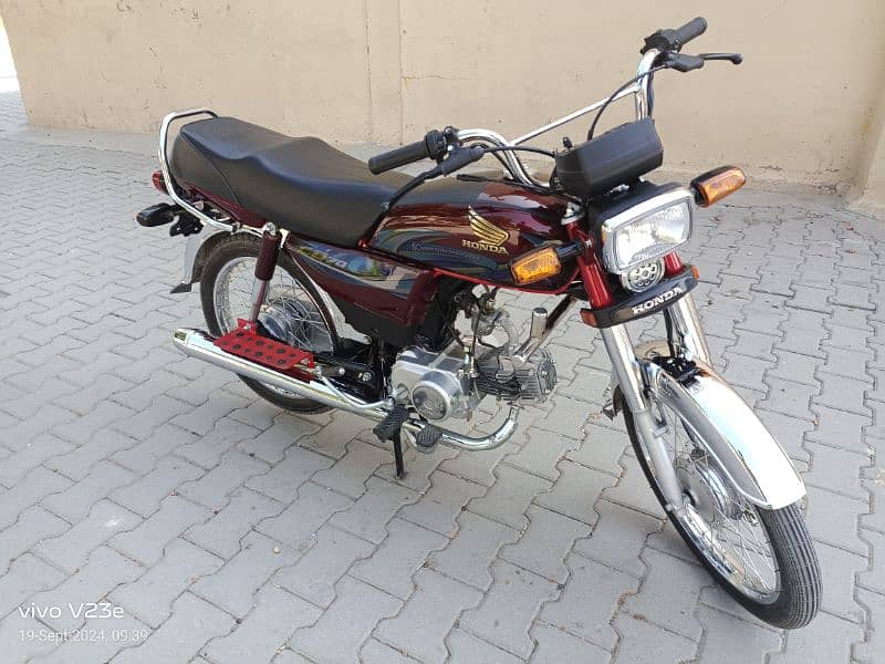 Honda 70.2024 model. 145000 final. chiniot city. call 03127702519 11