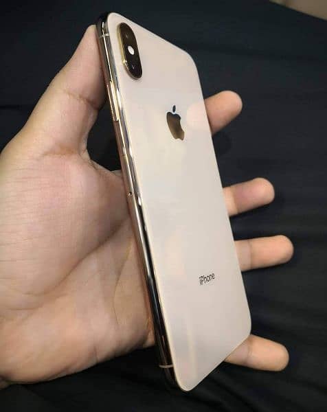 I phone xs max what's app 03230915322 5