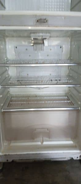 Dawlance Refrigerator + Staplizar 4