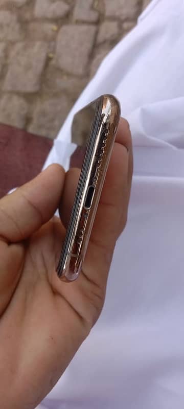 iPhone XS battery chang 3