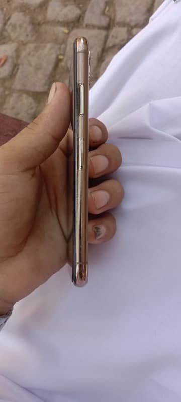 iPhone XS battery chang 4