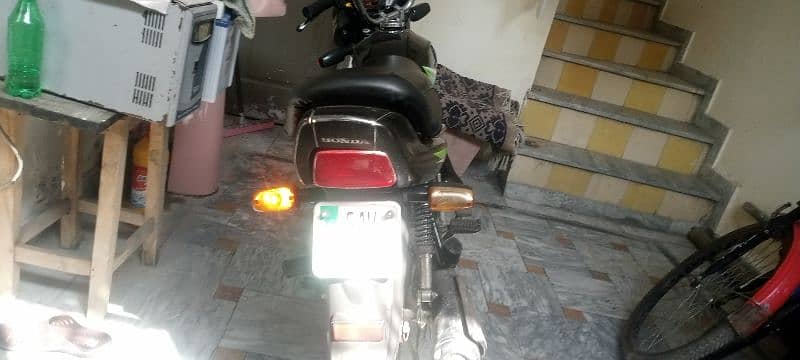 Honda pridor  100cc 3