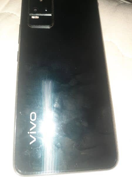 VIVO V21E 1