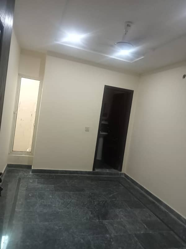 5 marla upper portion for rent in Alhamra town near architect society for bachelor students+ job holder Silent office (Call center + Software house 8