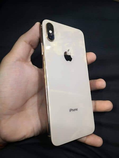 I phone xs max what's app 03230915322 2