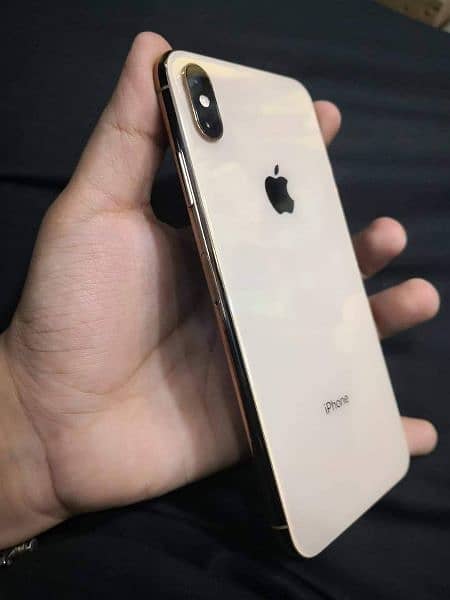 I phone xs max what's app 03230915322 9