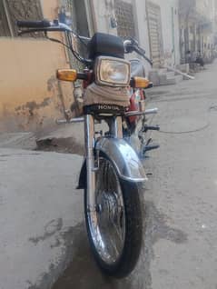 honda 70 condition saaf hai contact 03258787484