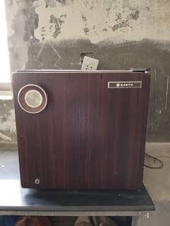 Sanyo Office/bedroom mini Fridge for sale 0