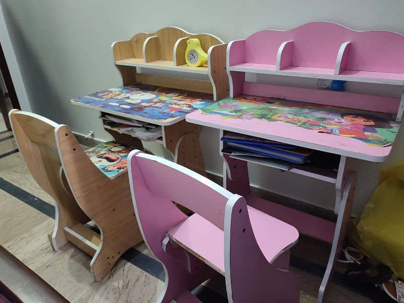 Kids Tables and Chairs 1