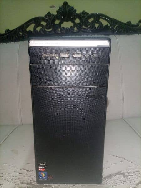 AMD desktop 4gb ram 500gb hardrive 5