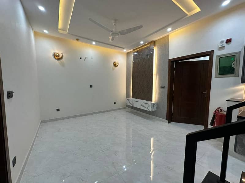 5 MARLA IDEAL LOCATION BRAND NEW HOUSE FOR SALEIN DHA RAHBAR BLOCK N 12