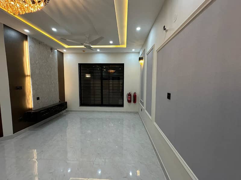 5 MARLA IDEAL LOCATION BRAND NEW HOUSE FOR SALEIN DHA RAHBAR BLOCK N 19