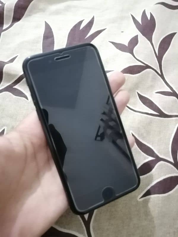 iphone 8 (jv) urgent sale 1