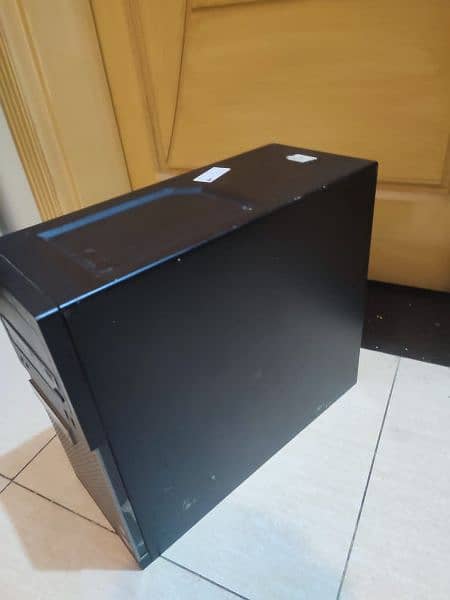 Gaming pc with lcd 1