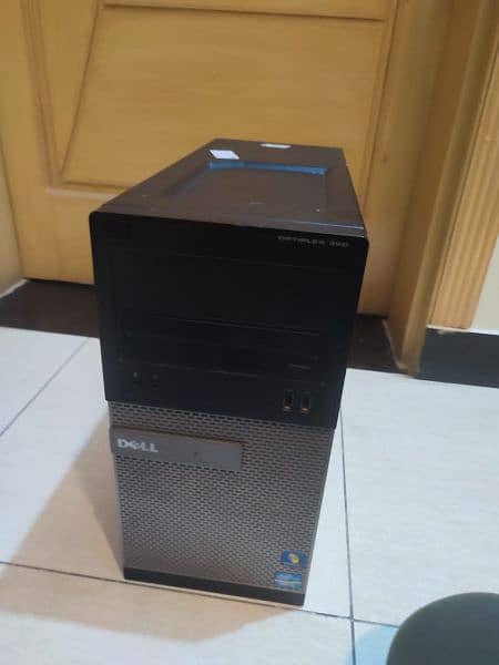 Gaming pc with lcd 2