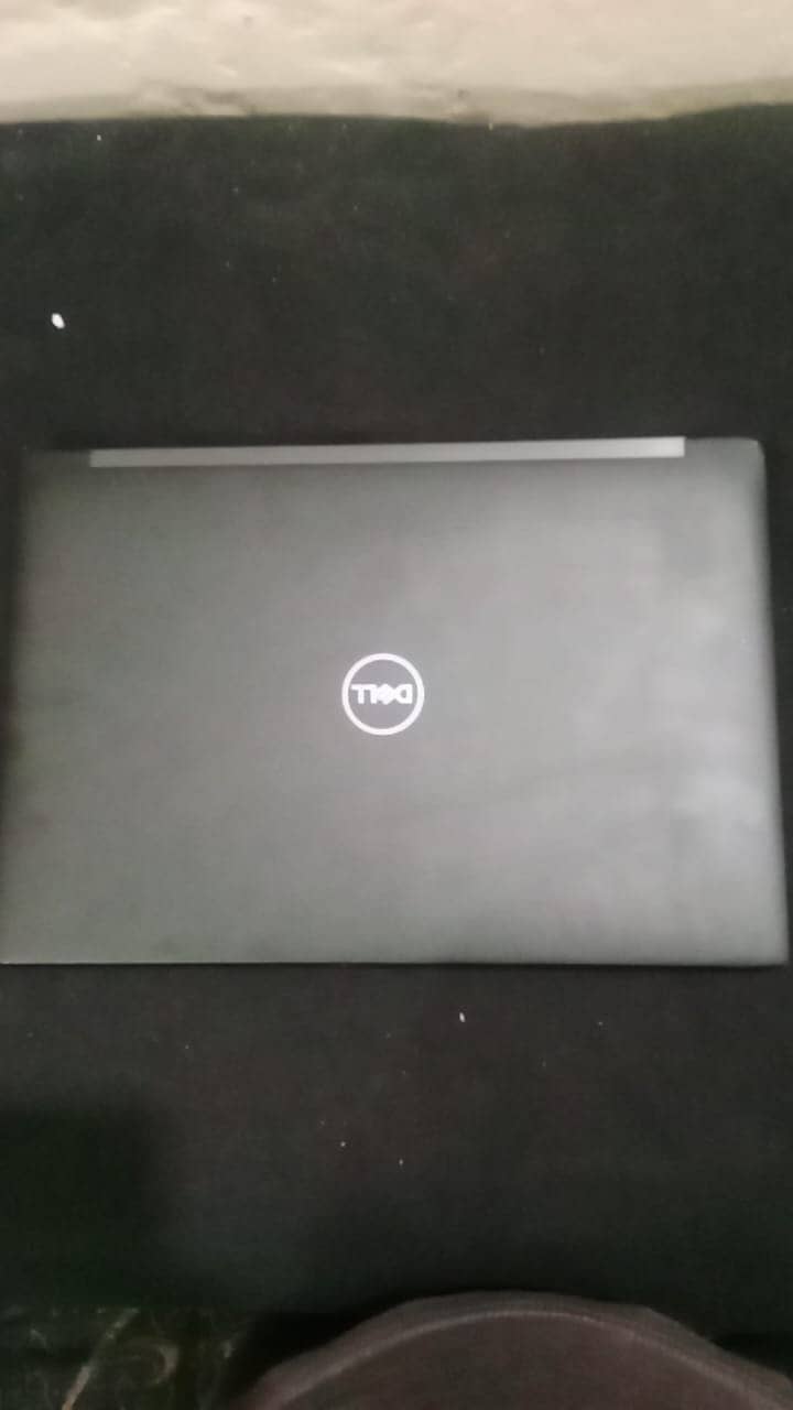 Dell 7390 Core i7 8 gen / 03174463141 2