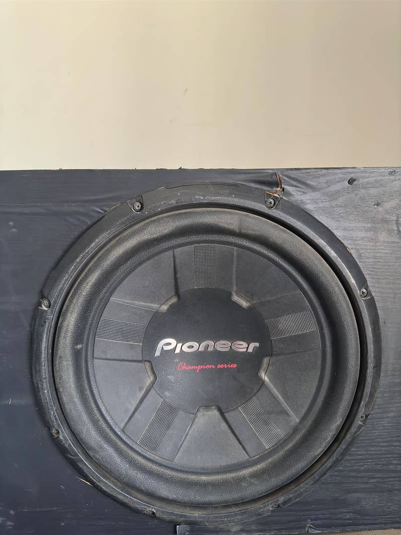 Pioneer woofer 0