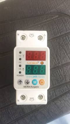 Mora Voltage protector