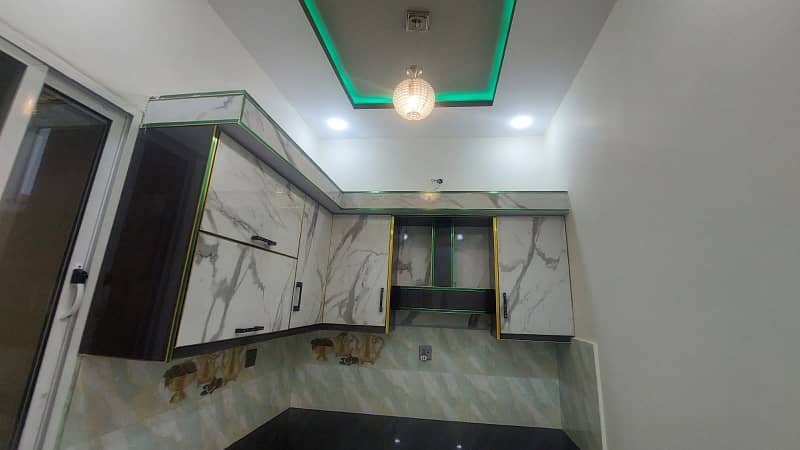 Investors Should sale This Prime Location House Located Ideally In Warsak Road 14