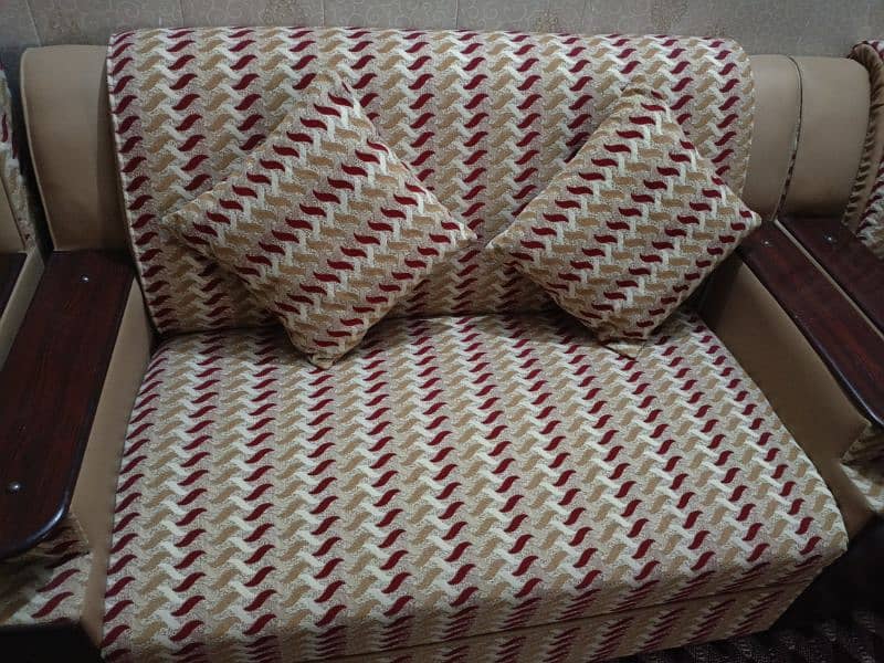 Sofa 7 seater. 2